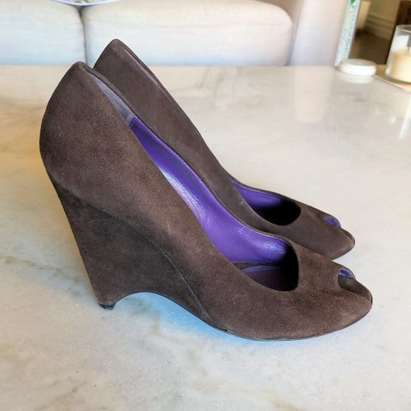 Miu Miu dark brown suede peep toe wedge / high heel pump / shoes (size 39.5) - Picture 3 of 8